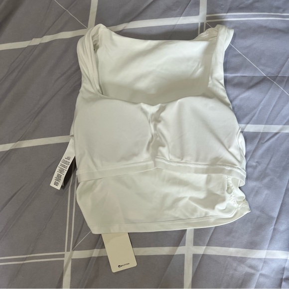 ALO Yoga White Sports Bra and Pleated Tennis Skirt Set - Picture 6 of 14